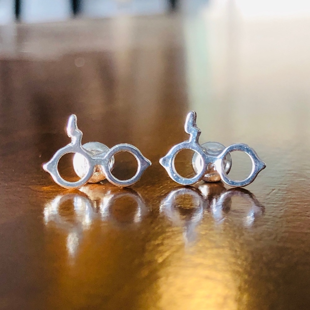 NIB ✨ Harry Potter Inspired Earrings ✨ SILVER